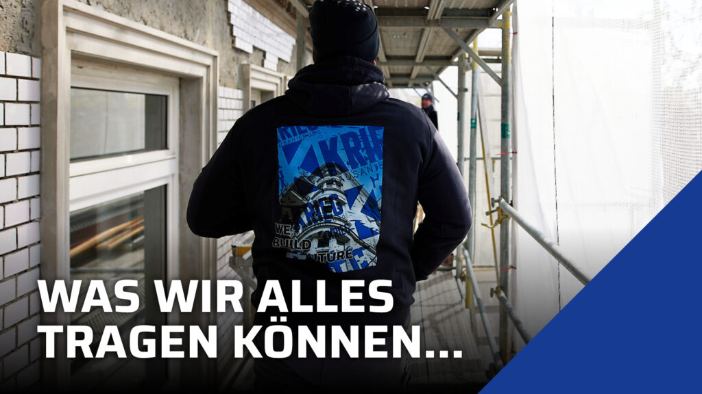 Mitarbeiter mit Firmenkleidung